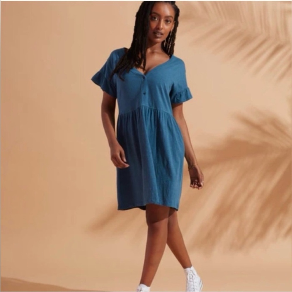 Known Supply teal ruffle sleeve v neck gathered dress